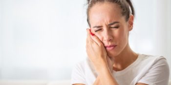Durere dentară? Tratamentul endodontic poate fi soluția pentru salvarea dintelui natural